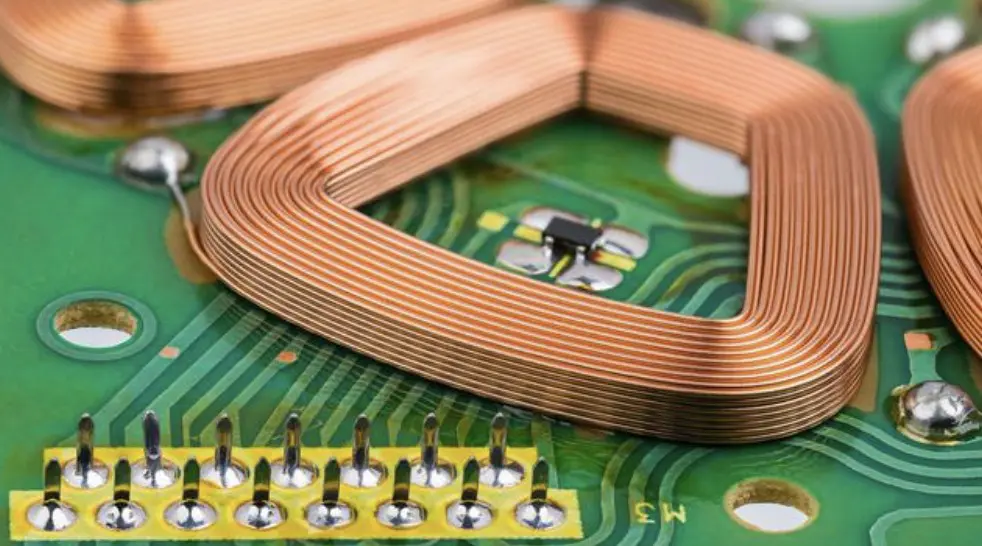 Perché il laminatoio per cavi elettromagnetici è essenziale per la moderna produzione di cavi?