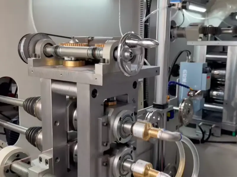 I laminatoi per nastri fotovoltaici possono offrire la precisione e la produttività necessarie per la produzione solare di prossima generazione?