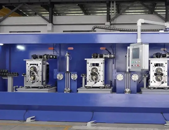 Quali materiali vengono principalmente lavorati da Two High Rolling Machine